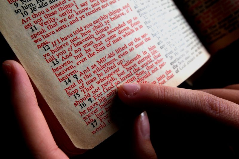 bible-1089968-800x534